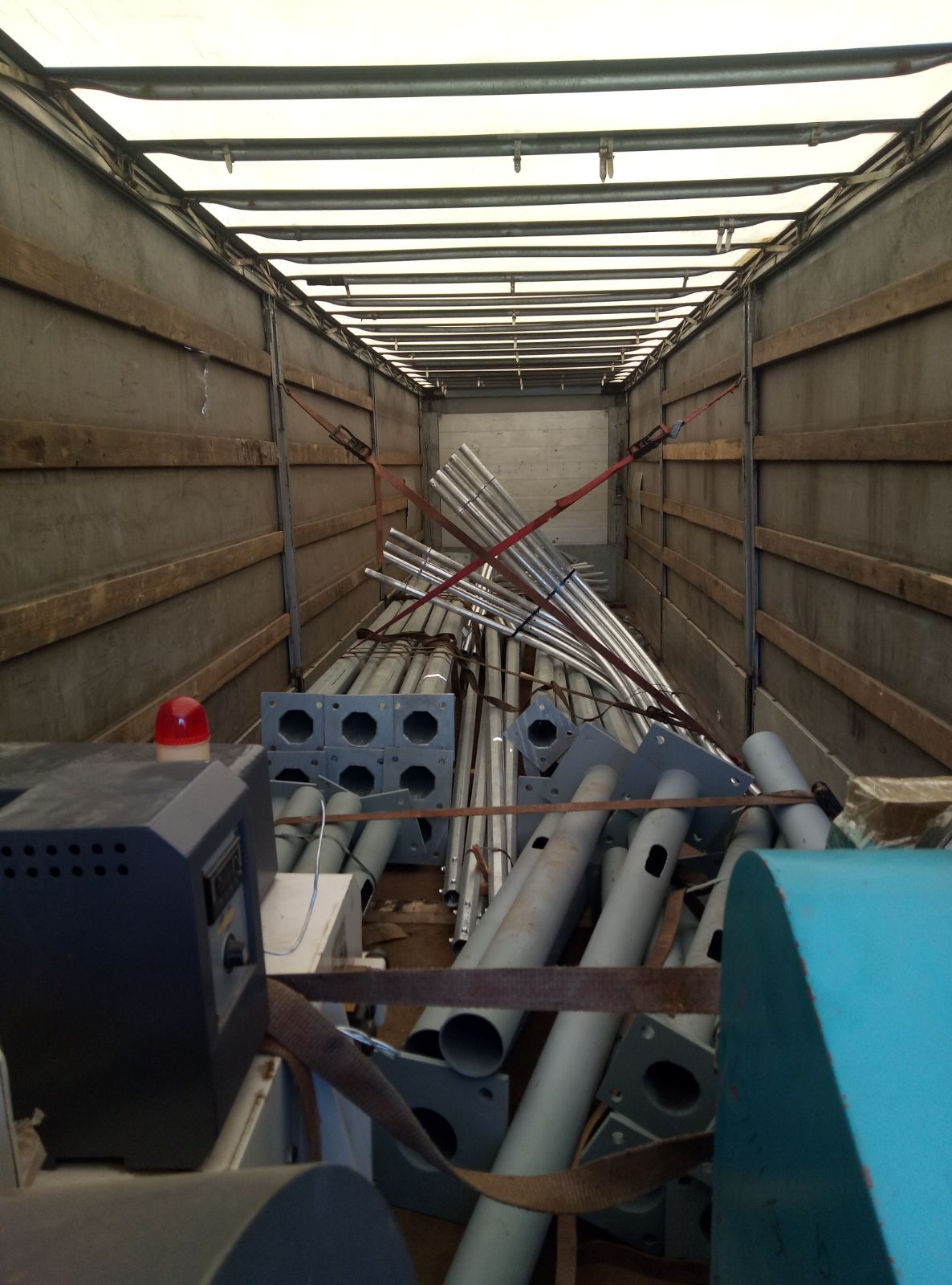 Поставка металлических опор освещения ОГК-7, кронштейнов, фундаментов в г.Пермь