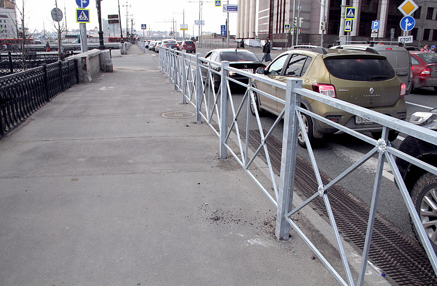 Пешеходные ограждения - одно из звеньев организации безопасности дорожного движения